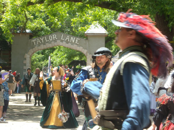 Parade 9